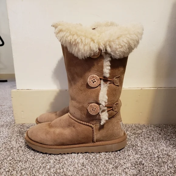 Authentic Ugg designer tall Triple Bailey Button boots sz 3 in good condition - Picture 7 of 14